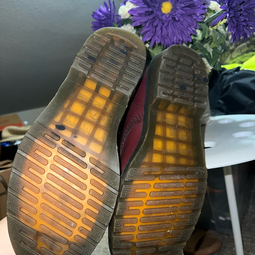 Red doc martens - Picture 3 of 3